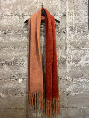 OMBRE CORAL/RED SCARF