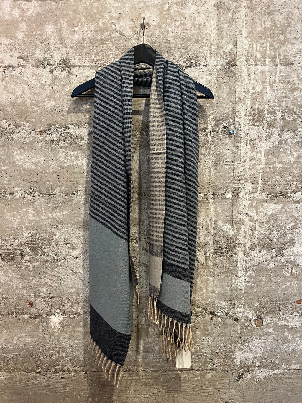 STRIPE TASSEL SCARF- Blue